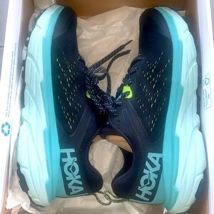 WOMEN'S HOKA CHALLENGER ATR 6